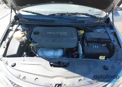 2015 Chrysler 200 Limited z USA, uszkodzony, nr VIN 1C3CCCAB9FN532823